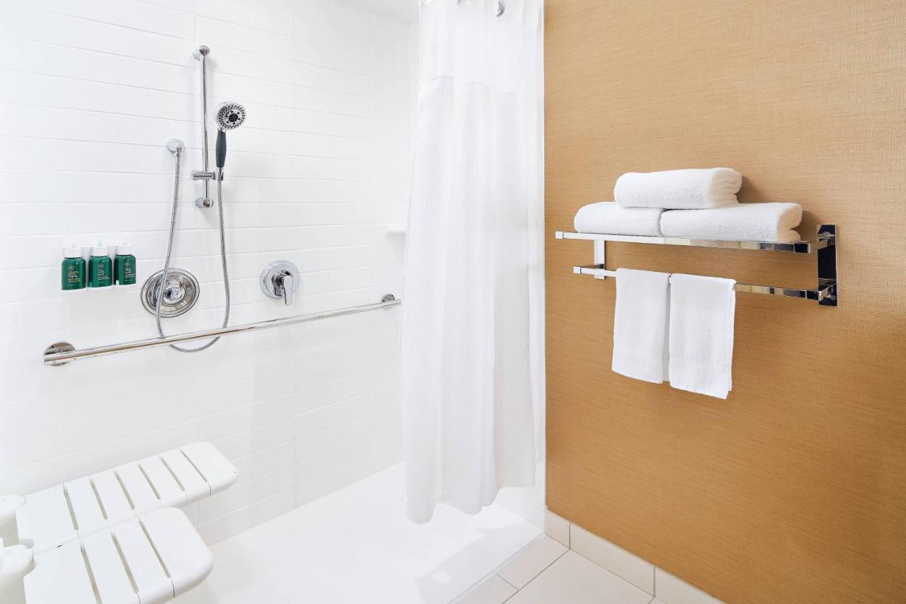 Fairfield Inn & Suites By Marriott Fresno Yosemite International Airport Bagian luar foto