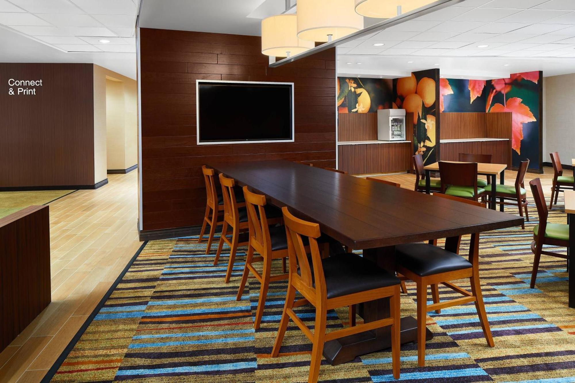 Fairfield Inn & Suites By Marriott Fresno Yosemite International Airport Bagian luar foto