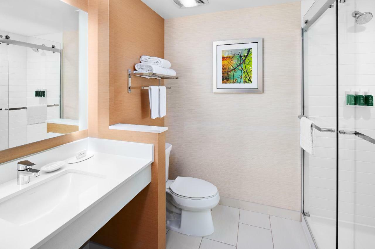 Fairfield Inn & Suites By Marriott Fresno Yosemite International Airport Bagian luar foto