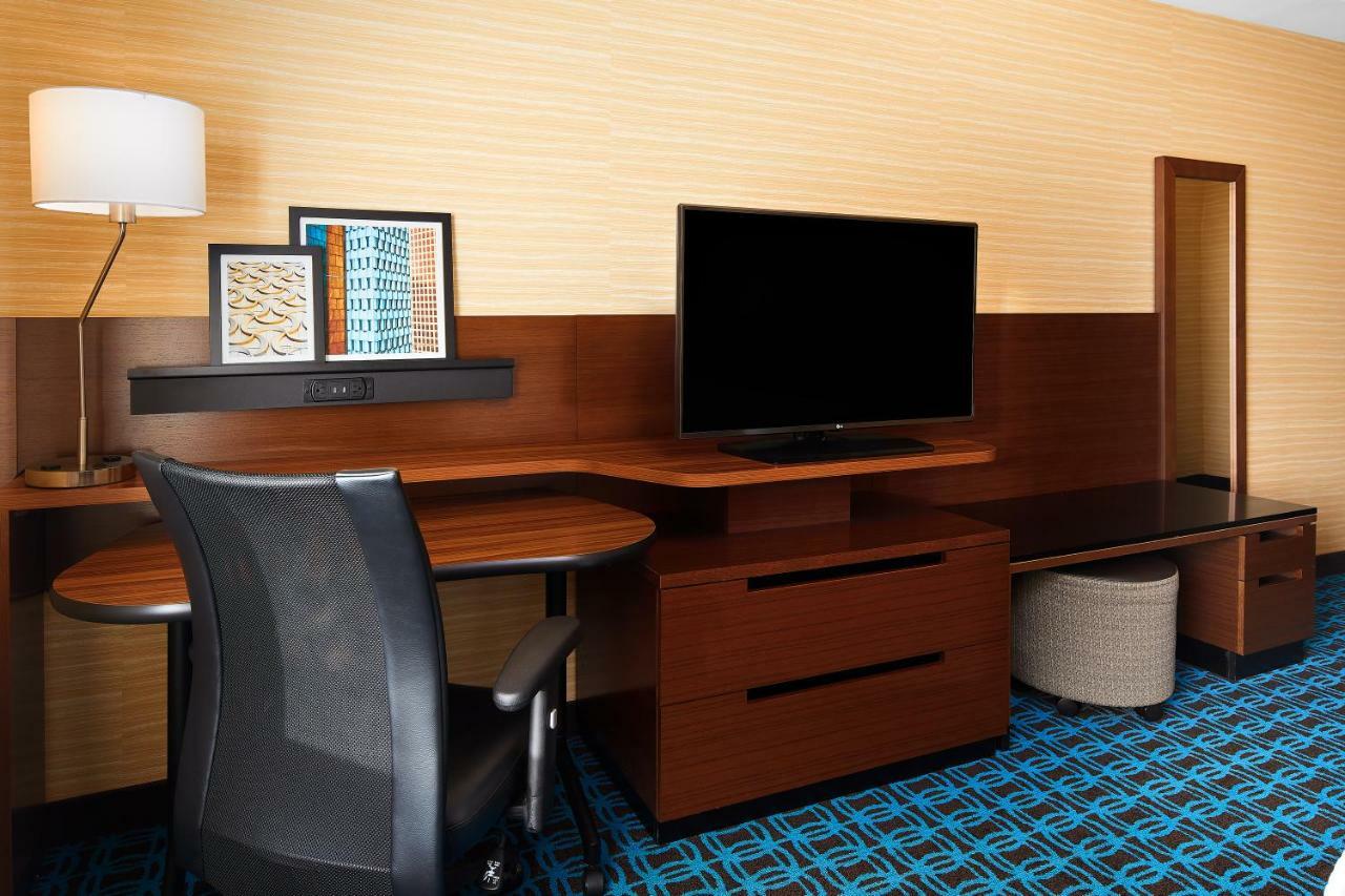 Fairfield Inn & Suites By Marriott Fresno Yosemite International Airport Bagian luar foto
